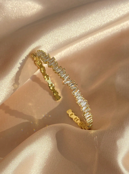 [NEU] Classic Swarovski™ Armreif – Mit Zirkonia besetzt - 18K vergoldet + KOSTENLOSER VERSAND