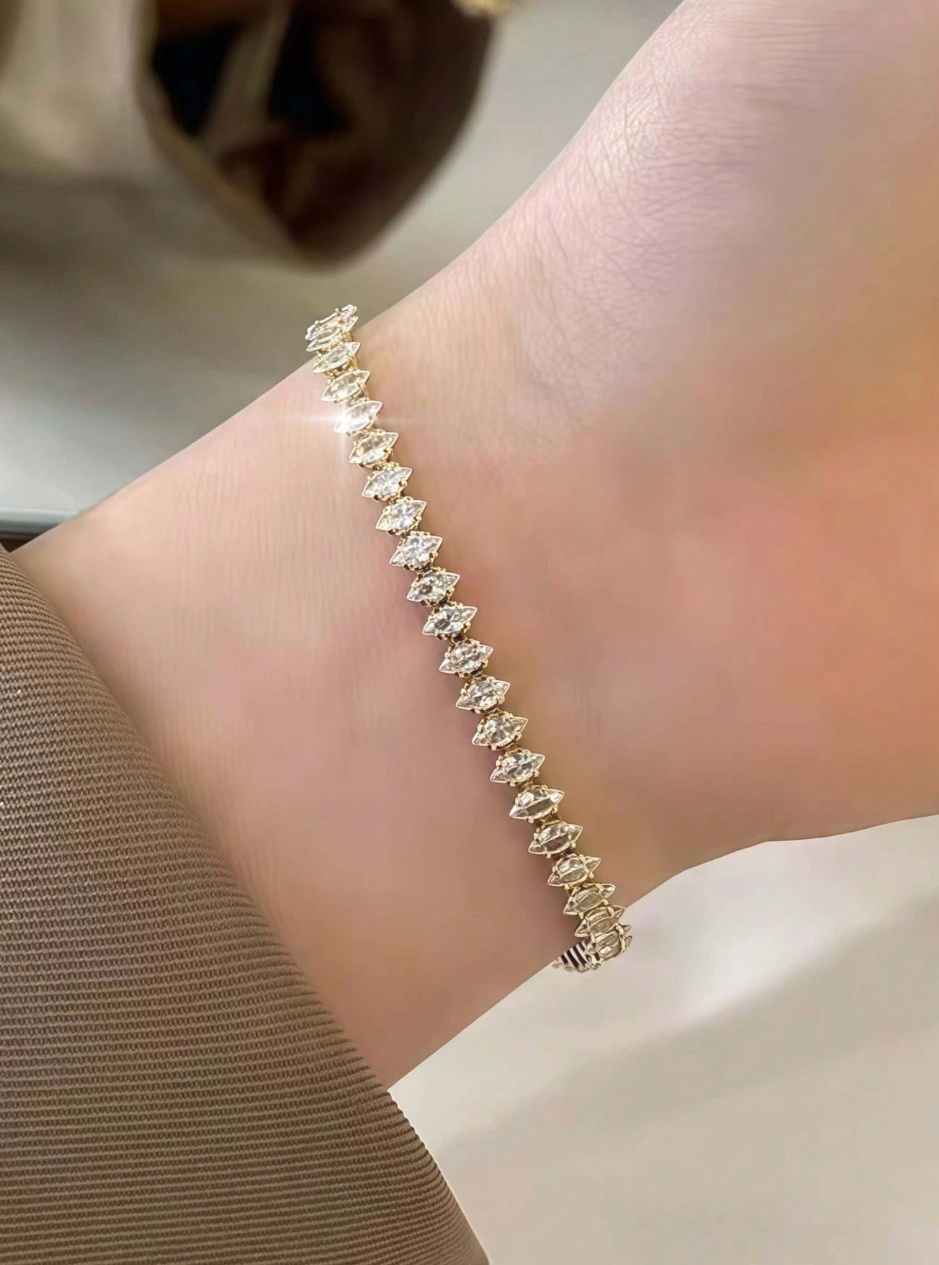 [NEU] Milano Swarovski™ Armreif – Mit Zirkonia besetzt, 18K vergoldet + KOSTENLOSER VERSAND